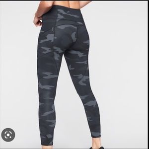 Athleta camo contender 7/8 tights